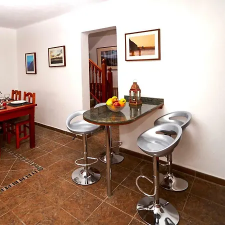 Villa Casa Margarita - Shared Pool - Close To Seafront Promenade