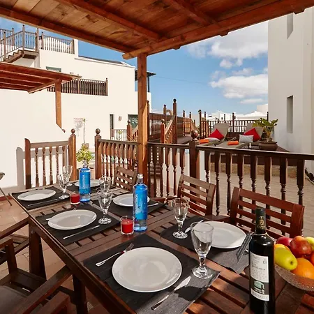 Casa Margarita - Shared Pool - Close To Seafront Promenade * Punta Mujeres