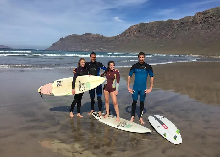 Вилла Casa Margarita - Shared Pool - Close To Seafront Promenade Пунта-де-Мухерес