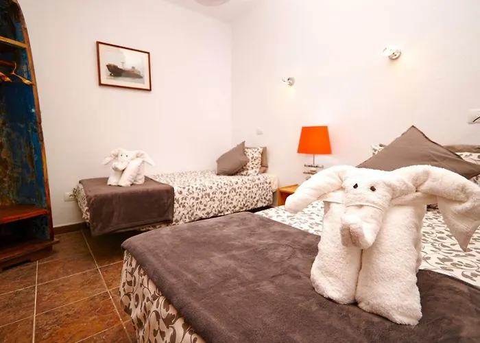 Casa Margarita - Shared Pool - Close To Seafront Promenade *