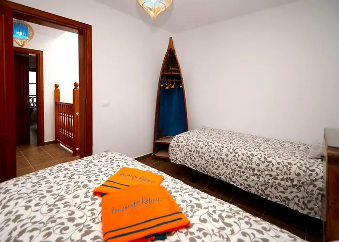 Вилла Casa Margarita - Shared Pool - Close To Seafront Promenade Пунта-де-Мухерес