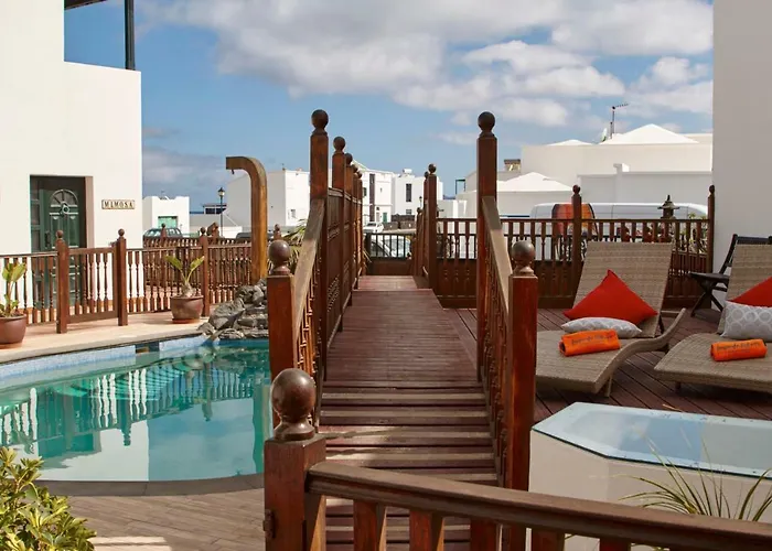 Вилла Casa Margarita - Shared Pool - Close To Seafront Promenade