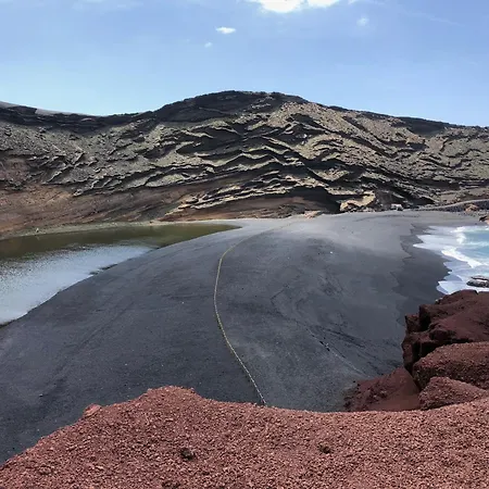 Casa Margarita - Shared Pool - Close To Seafront Promenade * Punta Mujeres