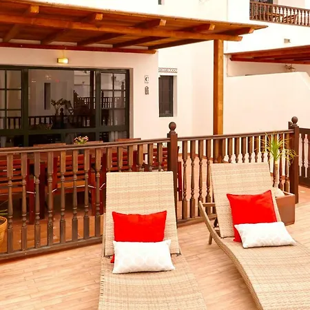 Casa Margarita - Shared Pool - Close To Seafront Promenade Punta Mujeres