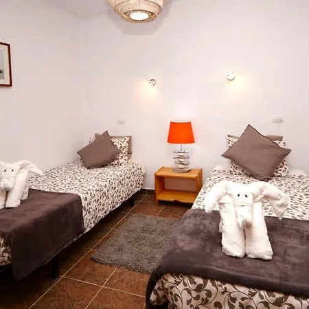 Villa Casa Margarita - Shared Pool - Close To Seafront Promenade *