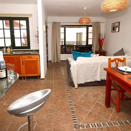 Casa Margarita - Shared Pool - Close To Seafront Promenade Villa