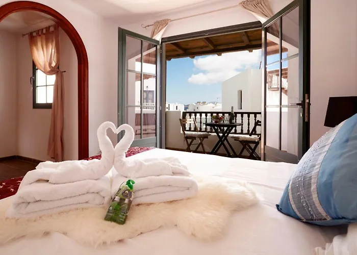 Casa Margarita - Shared Pool - Close To Seafront Promenade * Punta Mujeres