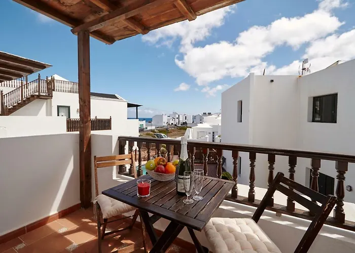 Casa Margarita - Shared Pool - Close To Seafront Promenade * Punta Mujeres